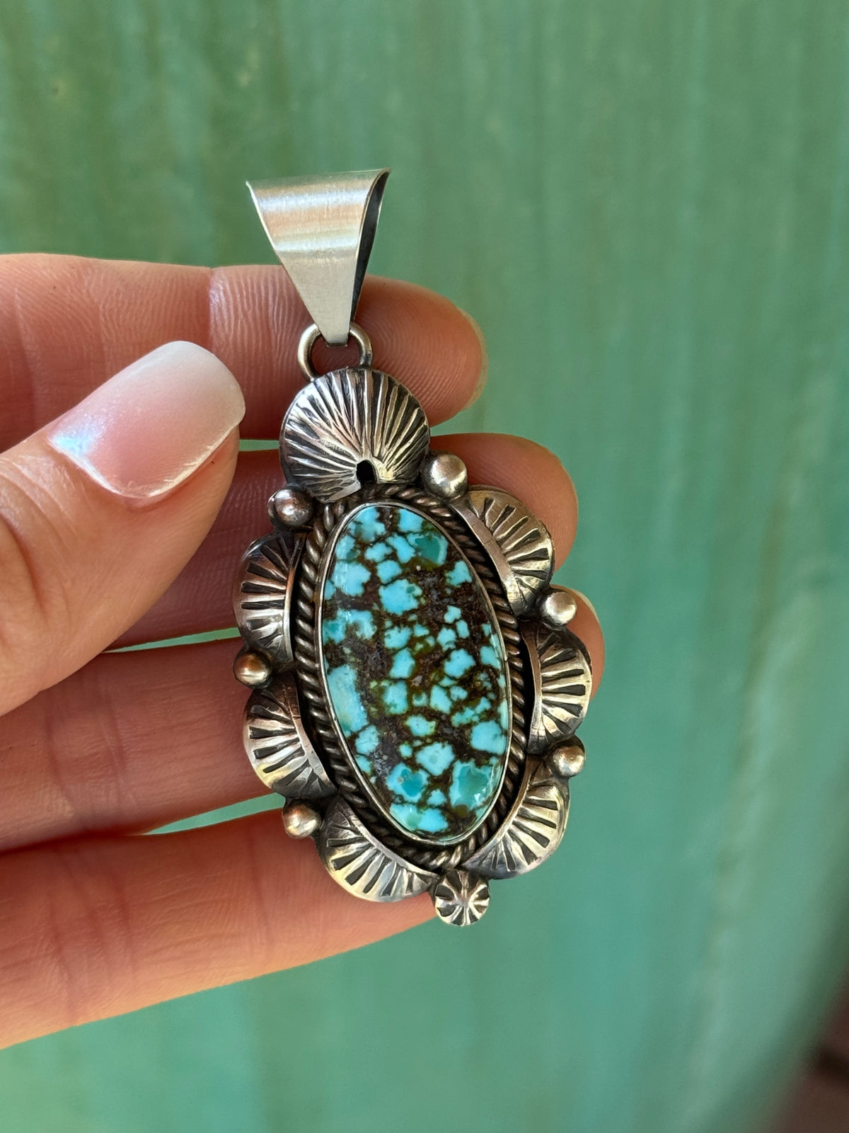 Sterling Silver webbed Kingman oval pendant