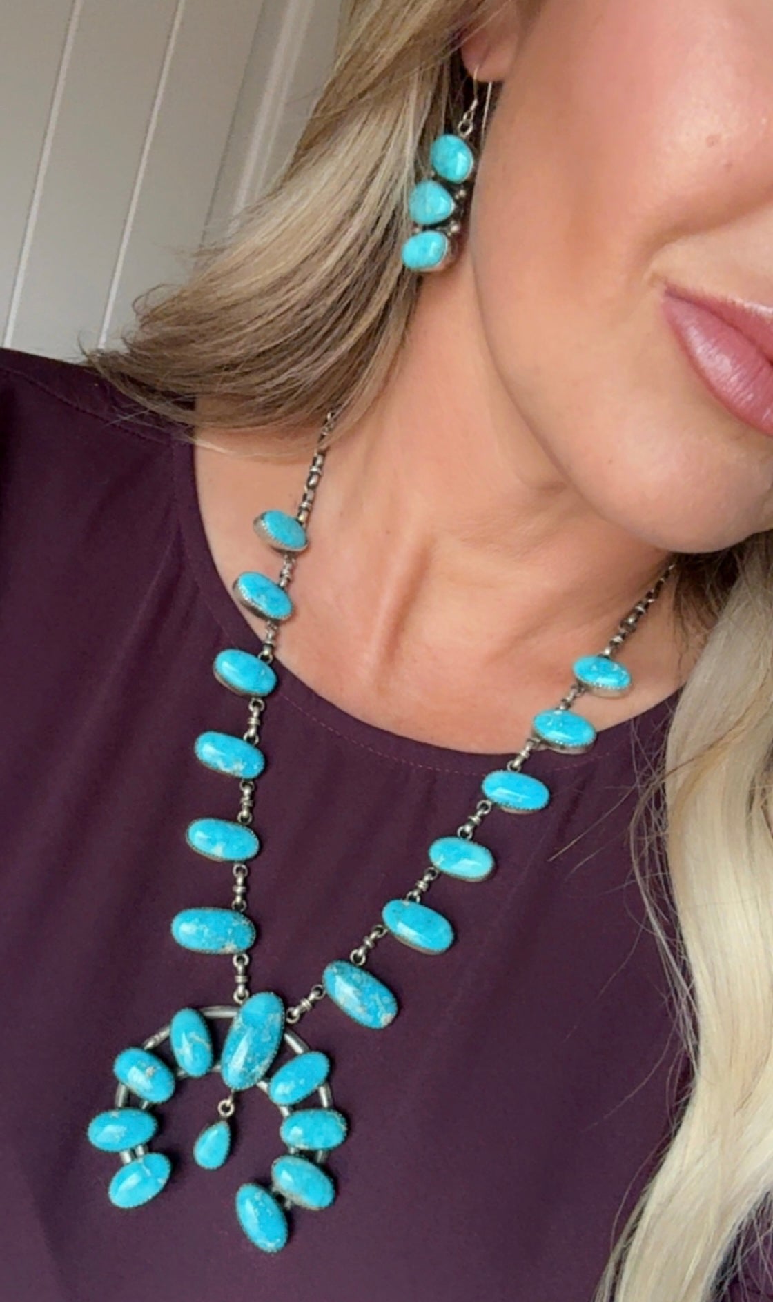 Beautiful Blue Ridge Turquoise necklace and earrings set