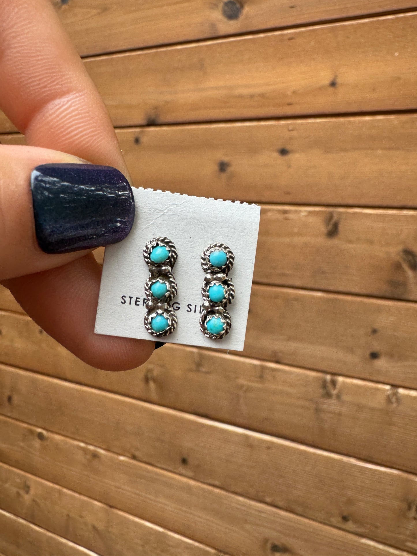 Cute little 3 stone earrings