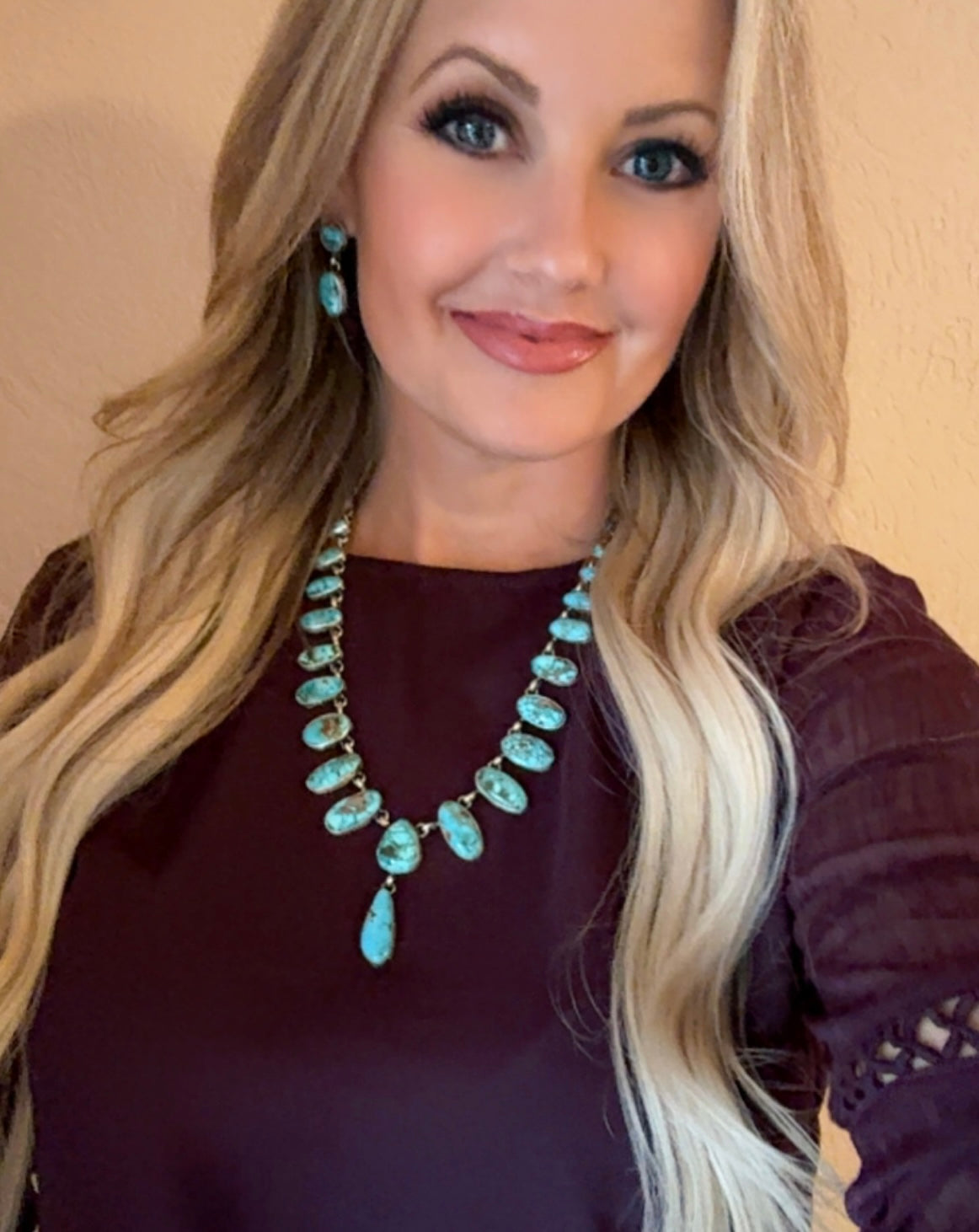 Stunning Kingman Turquoise necklace and earrings set