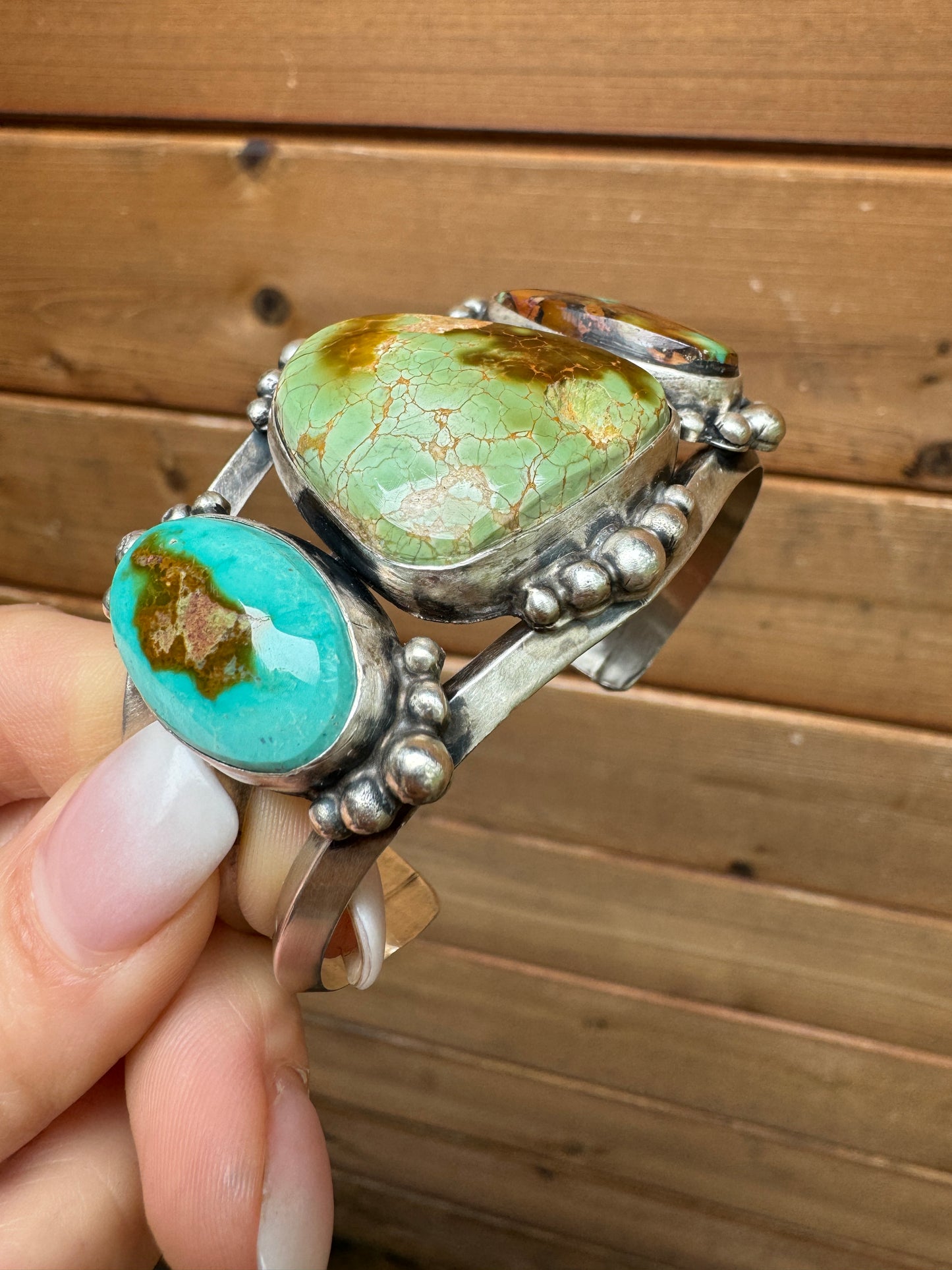 Gorgeous turquoise cuff *read description