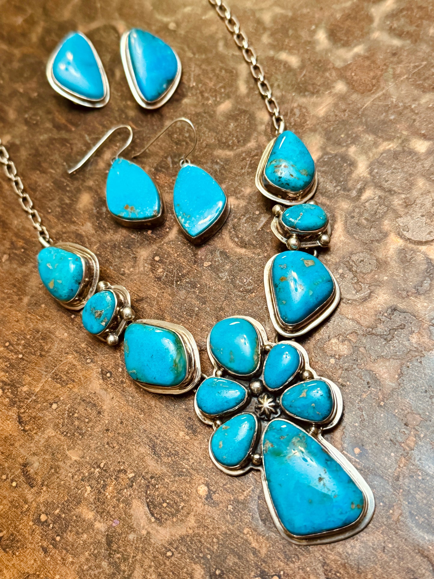 Kingman turquoise necklace and 2 pairs of earrings